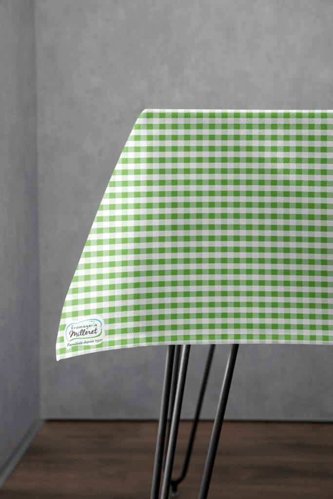 Nappes verte et blanche aux motifs Vichy pour la Fromagerie Milleret